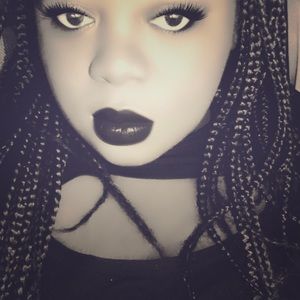 Meet your Posher, Shainera